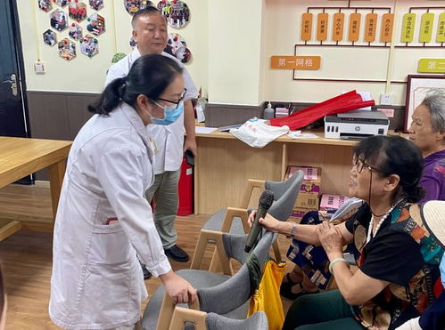 省二院專家團隊走進社區，健康科普與義診服務溫暖人心